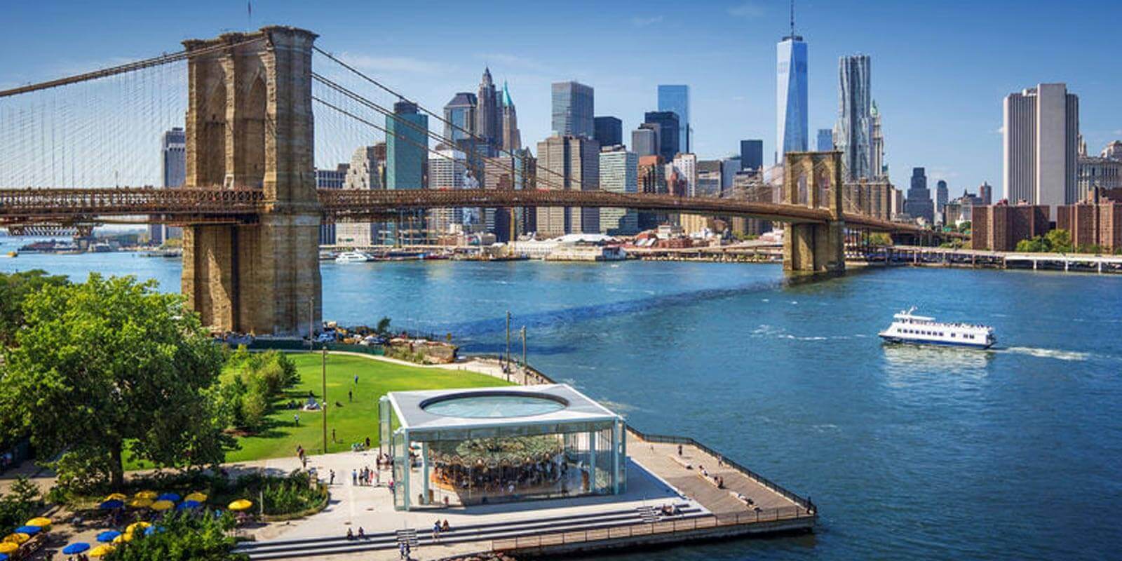 brooklyn bridge in new york city